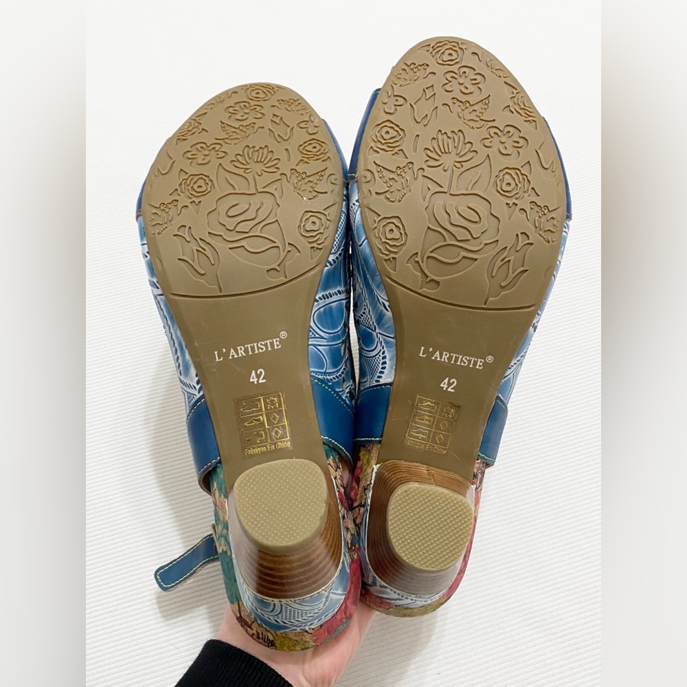 L'Artiste Spring Step Eclipsing Blue Slingback Leather Sandals - Picture 6 of 8